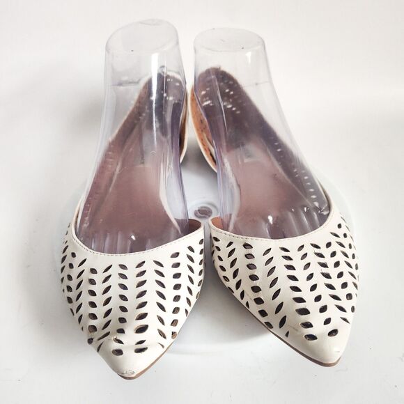 Steve Madden Flats Size 8 Leather Cream Slip On Preppy Laser Cutouts Pointy Toe - Picture 5 of 10